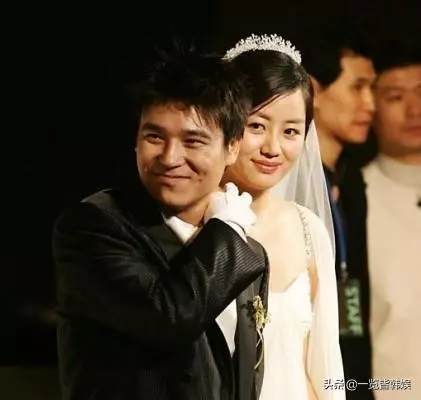 4胎全兒子!男星7年婚破滅「再娶小18歲妻」,46歲將成「5個孩子的爸」不見老態!