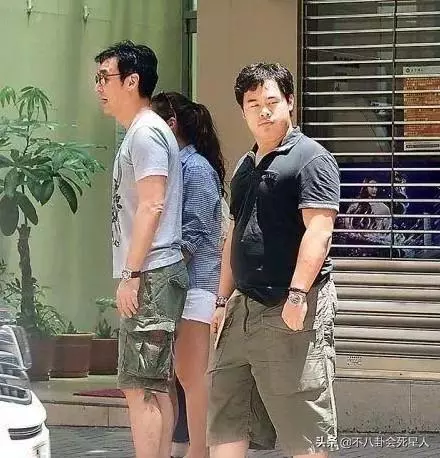 鍾鎮濤29歲兒子疑想自殺,發文稱常年經歷痛苦,鍾鎮濤回應惹眾怒!
