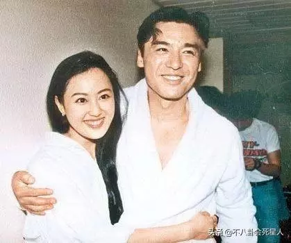 鍾鎮濤29歲兒子疑想自殺,發文稱常年經歷痛苦,鍾鎮濤回應惹眾怒!