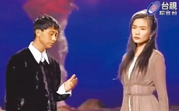 「姐姐」謝金燕19歲的兒子,上大學後「模樣」跟以前差很大!整個人帥氣如美男子!