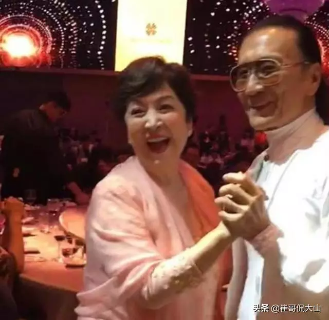 被爆七夕和謝賢復婚!隔45年再相聚「甄珍本人回應了」 坦言:四哥對我很照顧