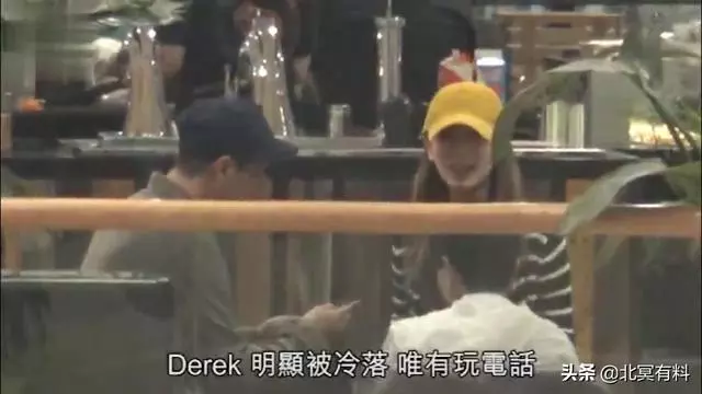 曾志偉妻子罕見露臉,與准兒媳逛街相處融洽,她性格溫和獨居20年