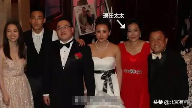 曾志偉妻子罕見露臉,與准兒媳逛街相處融洽,她性格溫和獨居20年