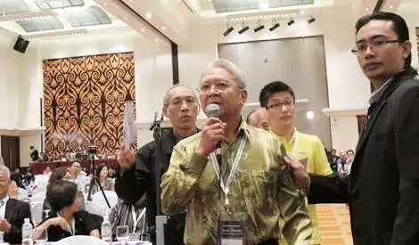 【爪夷文書法課題】憤怒伯又發怒了! 以前罵的是馬華,這回轟希盟 !
