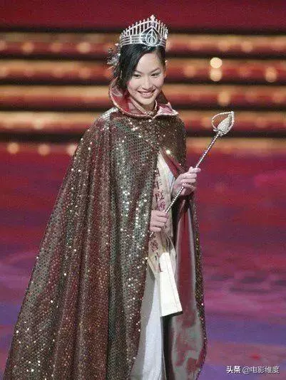 最美港姐消失影壇3年!「返校完成心理學碩士」,40歲「創立百萬珠寶品牌」成商界女強人!
