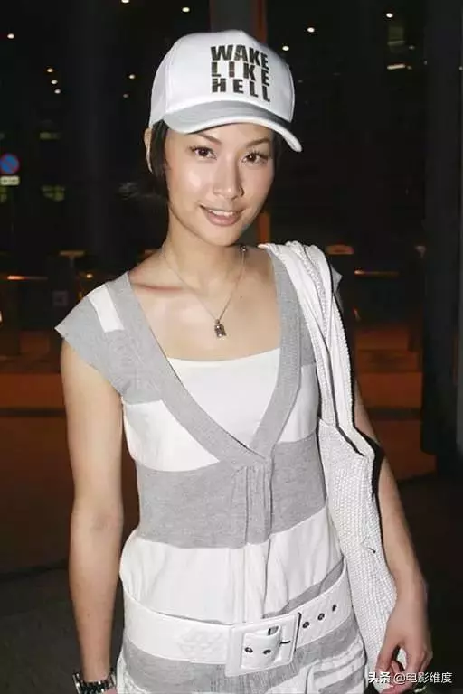 最美港姐消失影壇3年!「返校完成心理學碩士」,40歲「創立百萬珠寶品牌」成商界女強人!