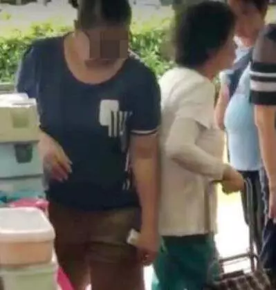 新加坡攤販組群防女賊,相互提醒「賊來」!咋不報警類