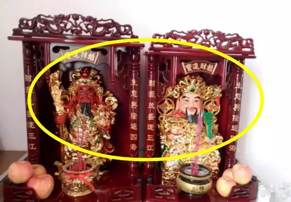 「家裡的鐘」萬萬不能這樣擺,富翁都能變成窮鬼,現在改還不晚!