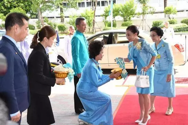 【無du不丈夫啊!】「泰王」把女兒熬成老姑娘,只是在保住自己的國王位置!…