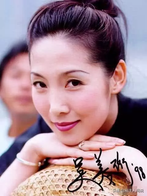 47歲花旦「密婚40億富豪」絕跡演藝圈 今被目擊「凸肚疑懷孕」罕見現身超市