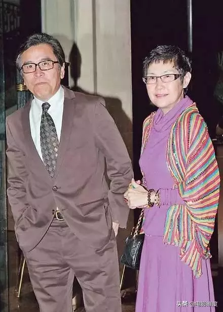 47歲花旦「密婚40億富豪」絕跡演藝圈 今被目擊「凸肚疑懷孕」罕見現身超市