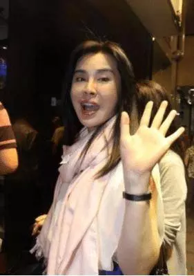 王祖賢近照曝光,沒想到曾經的絕美玉女如今竟變成這樣,網友:這幾年他究竟經歷了什麼?