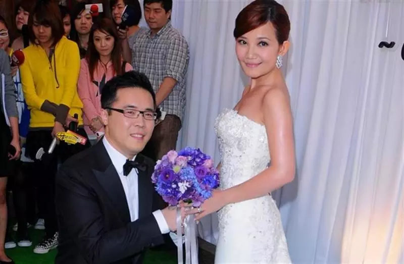 梁靜茹爆婚變「老公親上火線回應」:我們沒事!網友不信揪出「兩人不合關鍵證據」:沒感情了!