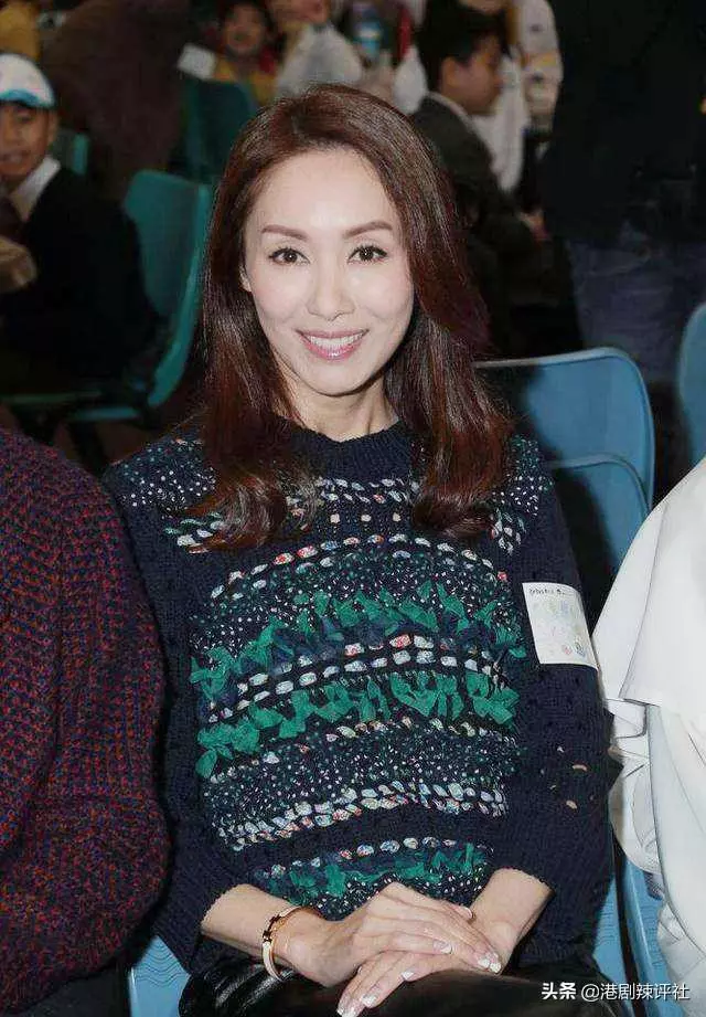 「為愛放棄事業」丈夫卻爆外遇夫妻同心走出,9歲獨生女成績優異「獲頒獎學金」美貌神複製媽媽~~