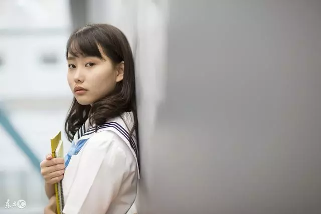 男友突然玩失蹤,見個面他也板著個臉,我該主動分手嗎?