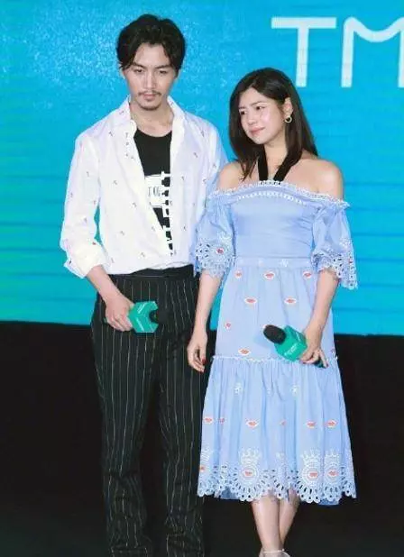 陳妍希真敢穿!上面開好大,網友:那條縫真不是一般人能撐起來的!