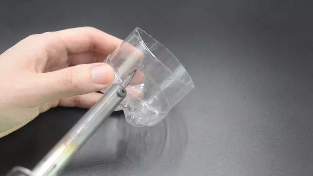 塑料瓶上穿一根繩子,放在衛生間一年省下不少錢,儘快告知身邊人