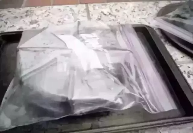 灶台髒了不用洗,只需一個塑料袋,立刻煥然一新!實用收藏 !