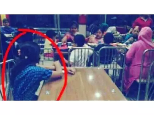 【保姆在寶寶奶瓶內放「好料」】 親吻僱主腳部,致歉請求原諒 !
