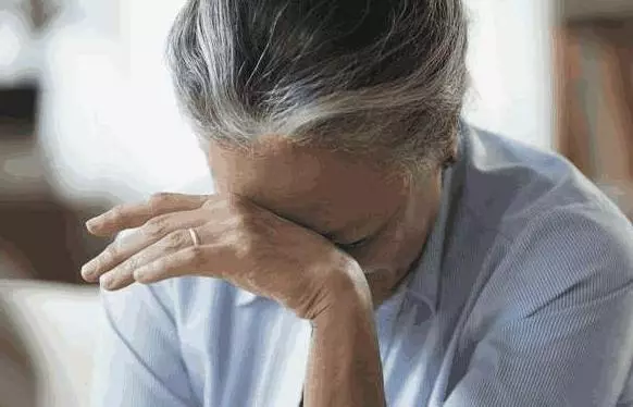 55歲產婦冒險生下兒子,六年後卻後悔了:當初還不如不生了