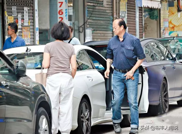 73歲狄龍全家近照曝光,兒子十分帥氣且爭氣,孫子孫女好可愛