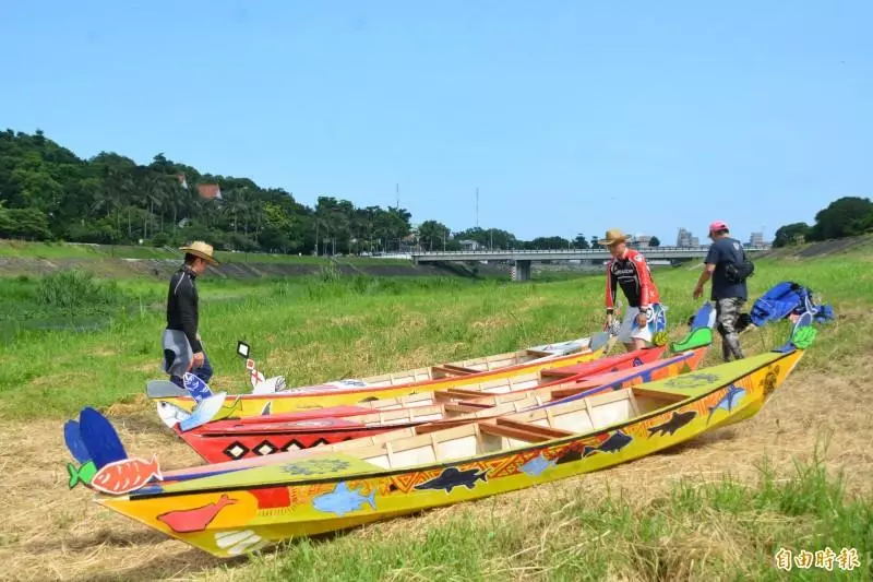 劃獨木舟新秘境 新竹市港南運河變身親子樂園