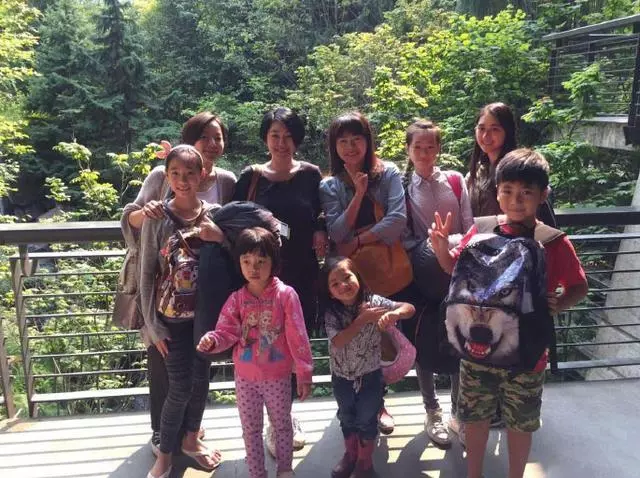 阿雅全家出遊近照,活佛老公低調送老婆千萬豪宅,女兒漂亮成家寶!