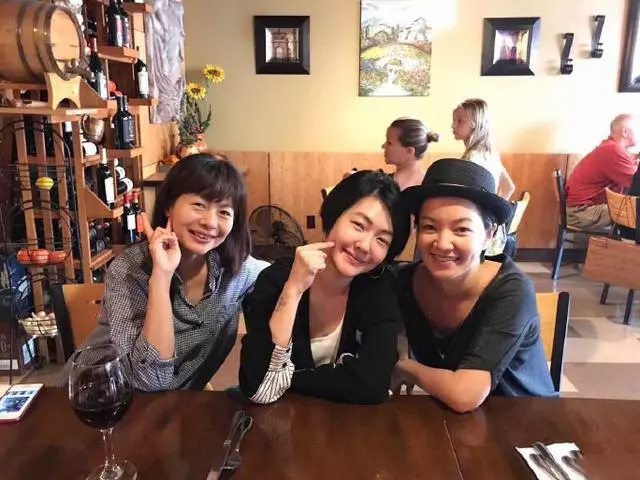 阿雅全家出遊近照,活佛老公低調送老婆千萬豪宅,女兒漂亮成家寶!