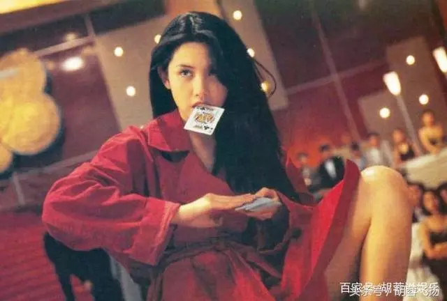 成龍劉德華追不到的女人,卻為丈夫守寡12年,今58歲依舊美麗動人!