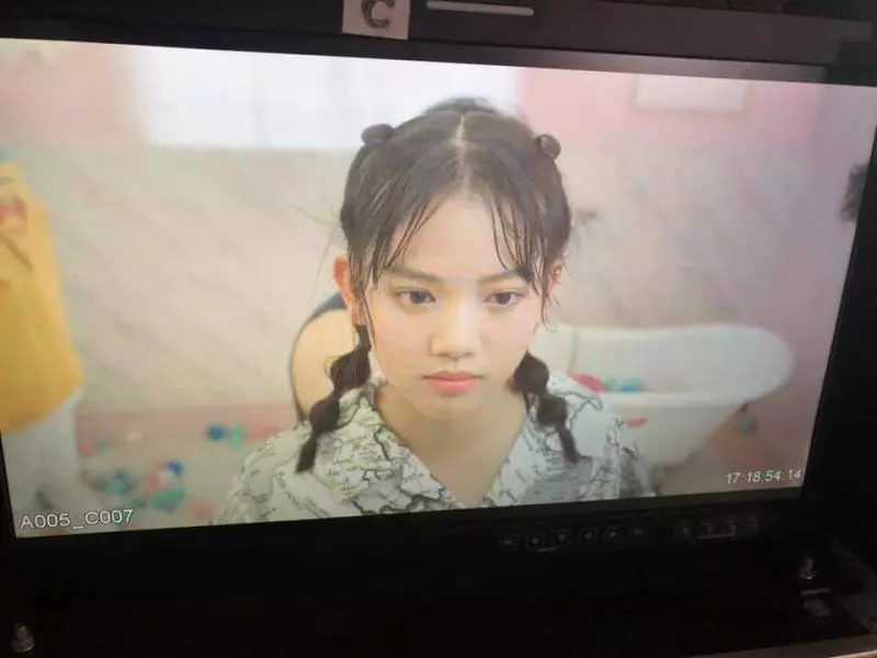 王彩樺16歲女兒曝光!超高顏值「首露臉MV」被喻最正星二代 深邃大眼盼當母接班人!