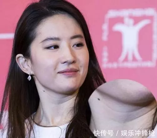 趙麗穎老了,景甜老了,劉亦菲老了,只有她30歲卻像18歲