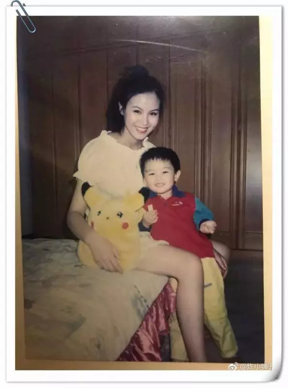 他瘋狂迷戀韓國偶像和網紅,沒想到一打開「爸媽年輕時」的照片,才發現直接屌打他們啊!!!