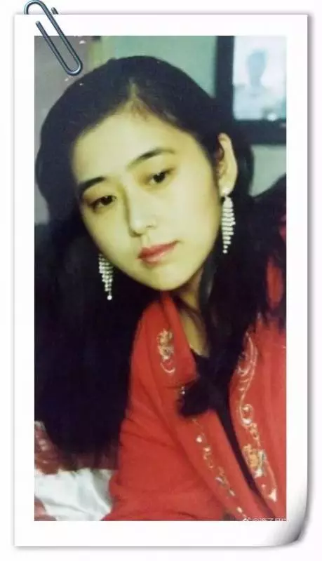 他瘋狂迷戀韓國偶像和網紅,沒想到一打開「爸媽年輕時」的照片,才發現直接屌打他們啊!!!