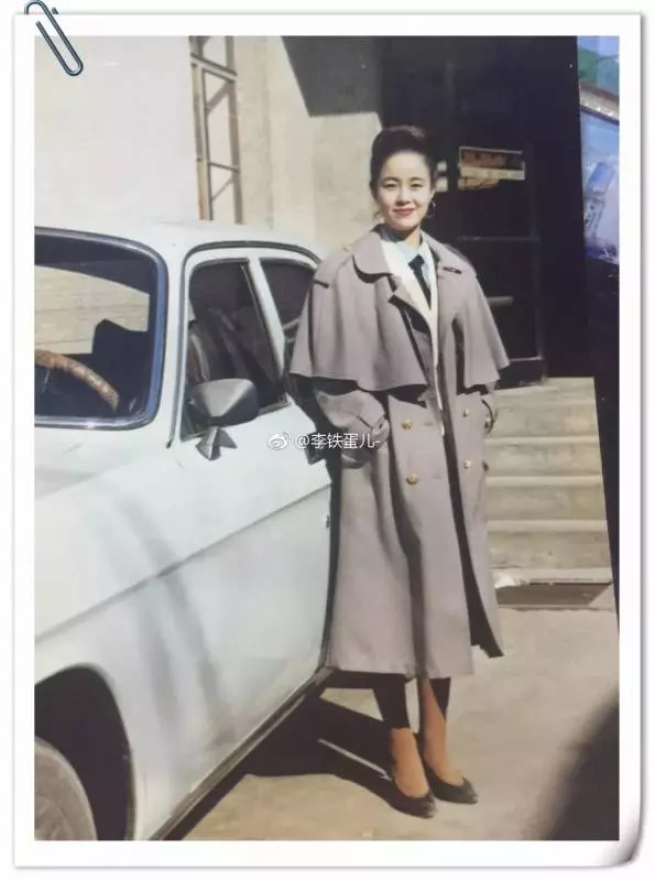 他瘋狂迷戀韓國偶像和網紅,沒想到一打開「爸媽年輕時」的照片,才發現直接屌打他們啊!!!