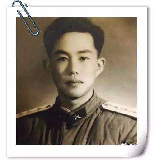 他瘋狂迷戀韓國偶像和網紅,沒想到一打開「爸媽年輕時」的照片,才發現直接屌打他們啊!!!
