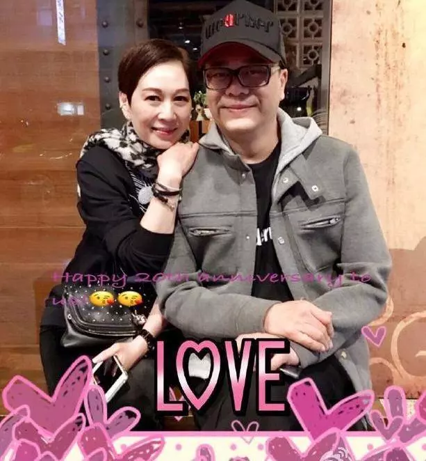 他與女友相愛21年,婚後才知老婆身價700億,入贅當上門女婿,現幸福美滿!