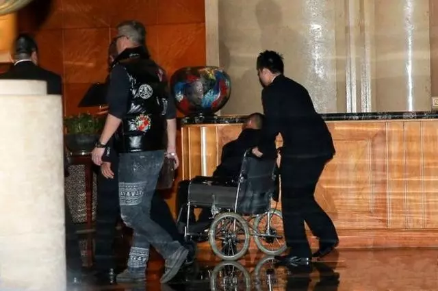 譚詠麟與圈中好友預祝69歲生日 曾志偉毫無意外的又喝醉了