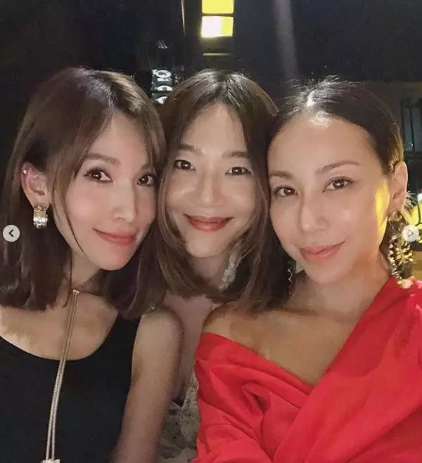 林志穎老婆參加好友生日會,與闊太名媛同框「心機」秀長腿