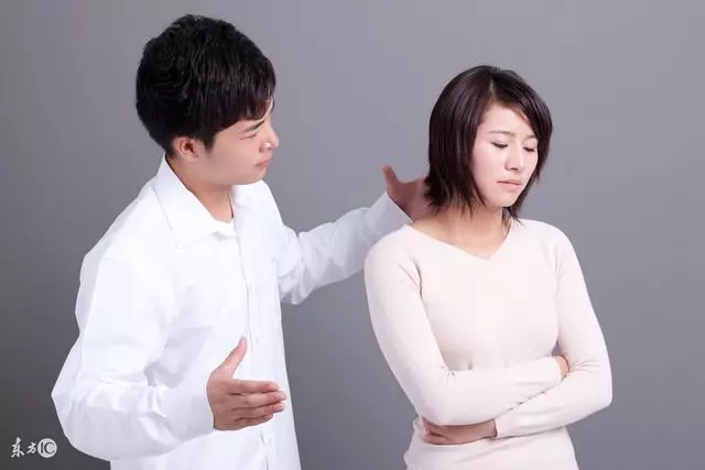 當初我媽病重,你見死不救,現在你有什麼資格讓我去照顧你媽?