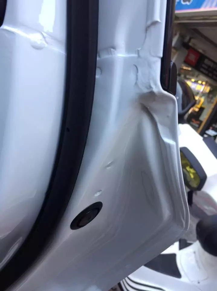 牽了台CRV新車,卻發現車門內好多瑕疵,業務表示「每台車都差不多!」這狀況到底正不正常?