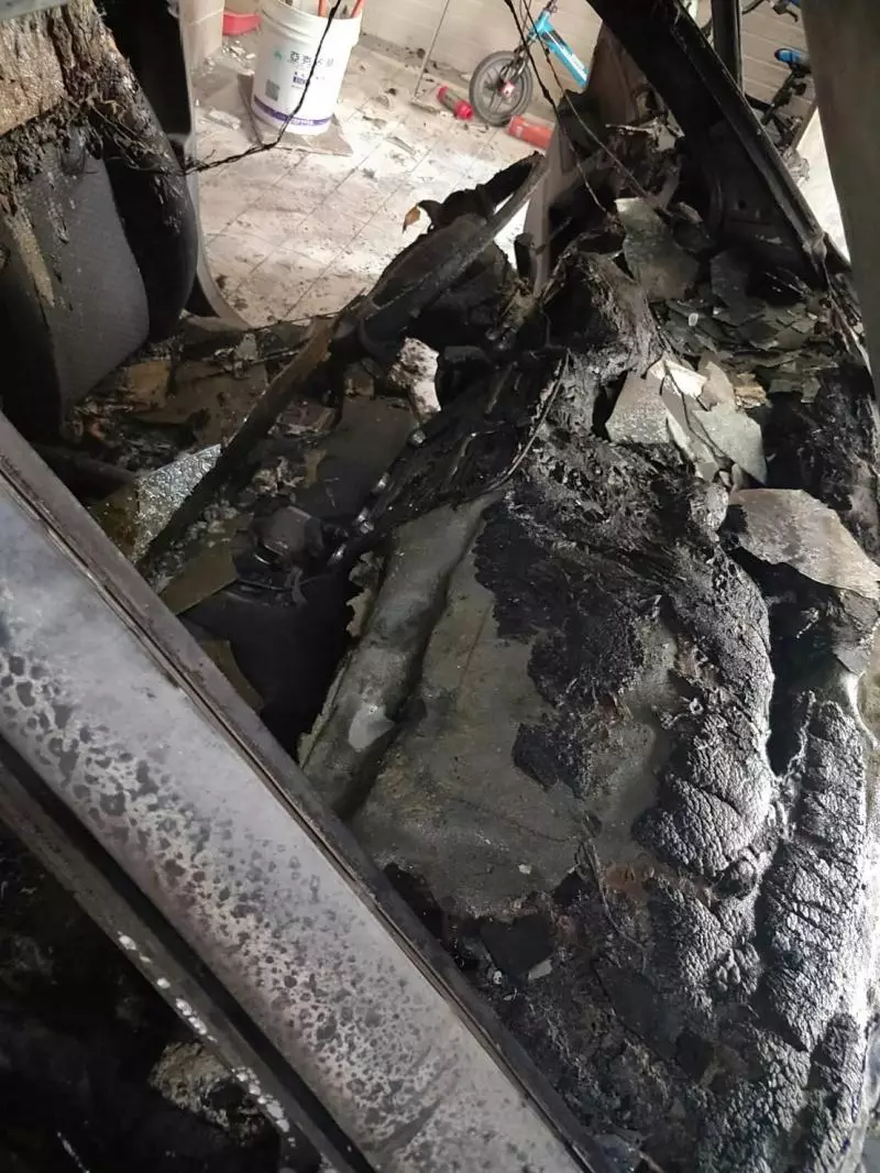 牽了台CRV新車,卻發現車門內好多瑕疵,業務表示「每台車都差不多!」這狀況到底正不正常?