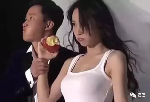 她留長發比林志玲還要美,吳京見到她緊張到只能喝水!