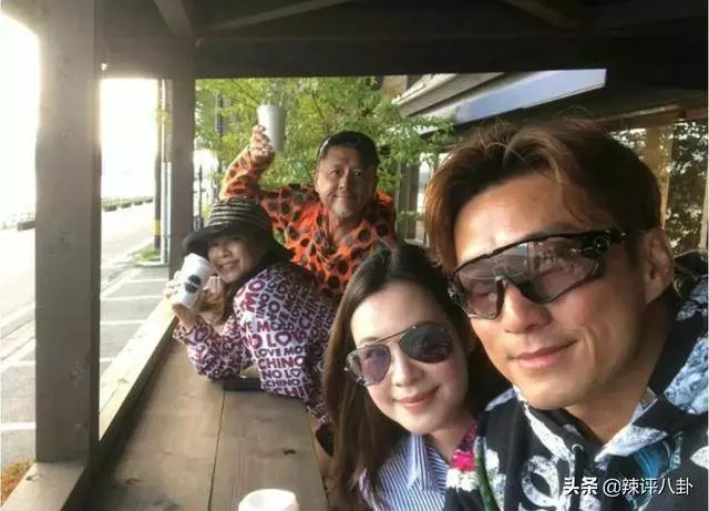 拋棄正妻放棄事業,追求賭王女兒同游歐洲,最終豪門夢碎一切成空