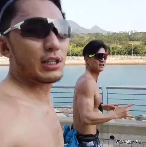 拋棄正妻放棄事業,追求賭王女兒同游歐洲,最終豪門夢碎一切成空