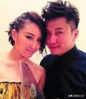 拋棄正妻放棄事業,追求賭王女兒同游歐洲,最終豪門夢碎一切成空