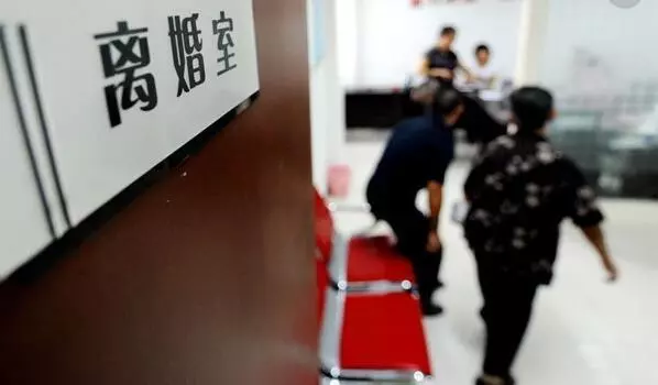 阿姨,您女兒雖然是二婚但我不嫌棄,只要陪嫁給到位就行