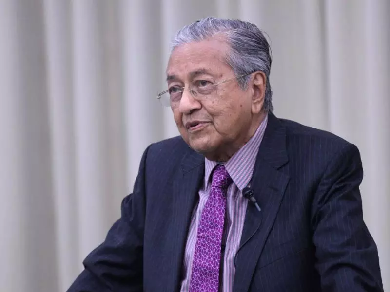 【馬哈迪這次的內閣小改組】盛傳第一個開刀的就是教育部長「馬智禮」!