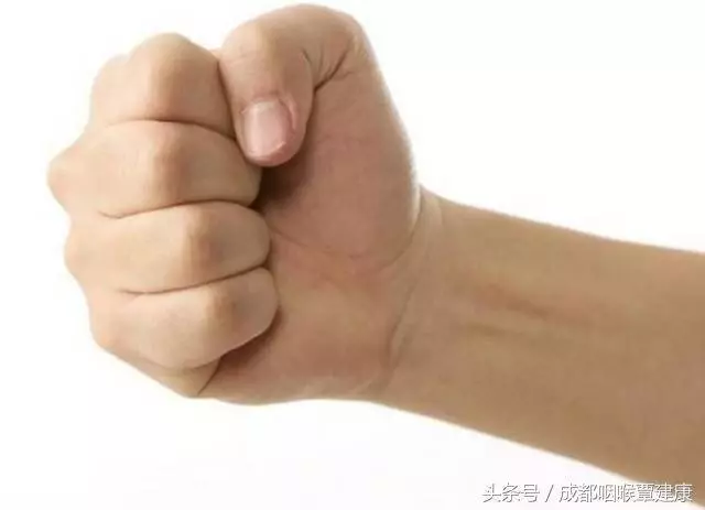20歲男子「全身血管嚴重堵塞」,醫生說:2個習慣害的,越快改掉越好!…