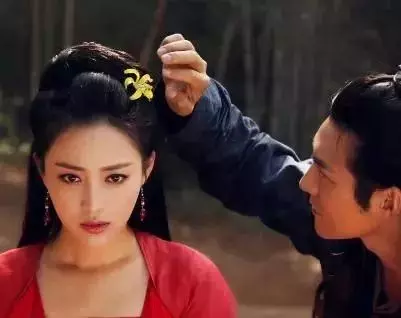 史上最傾城的皇后,亡國後遭敵人搶奪,死後還被士兵玩耍!