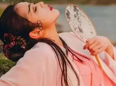 史上最傾城的皇后,亡國後遭敵人搶奪,死後還被士兵玩耍!